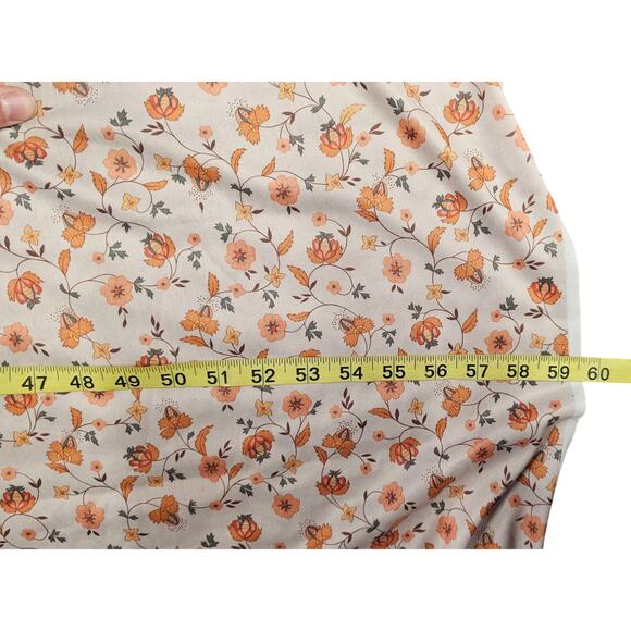 Fall inspired polyester blend no iron 59x60" scrap quilting fabric leaves cream - Picture 2 of 4